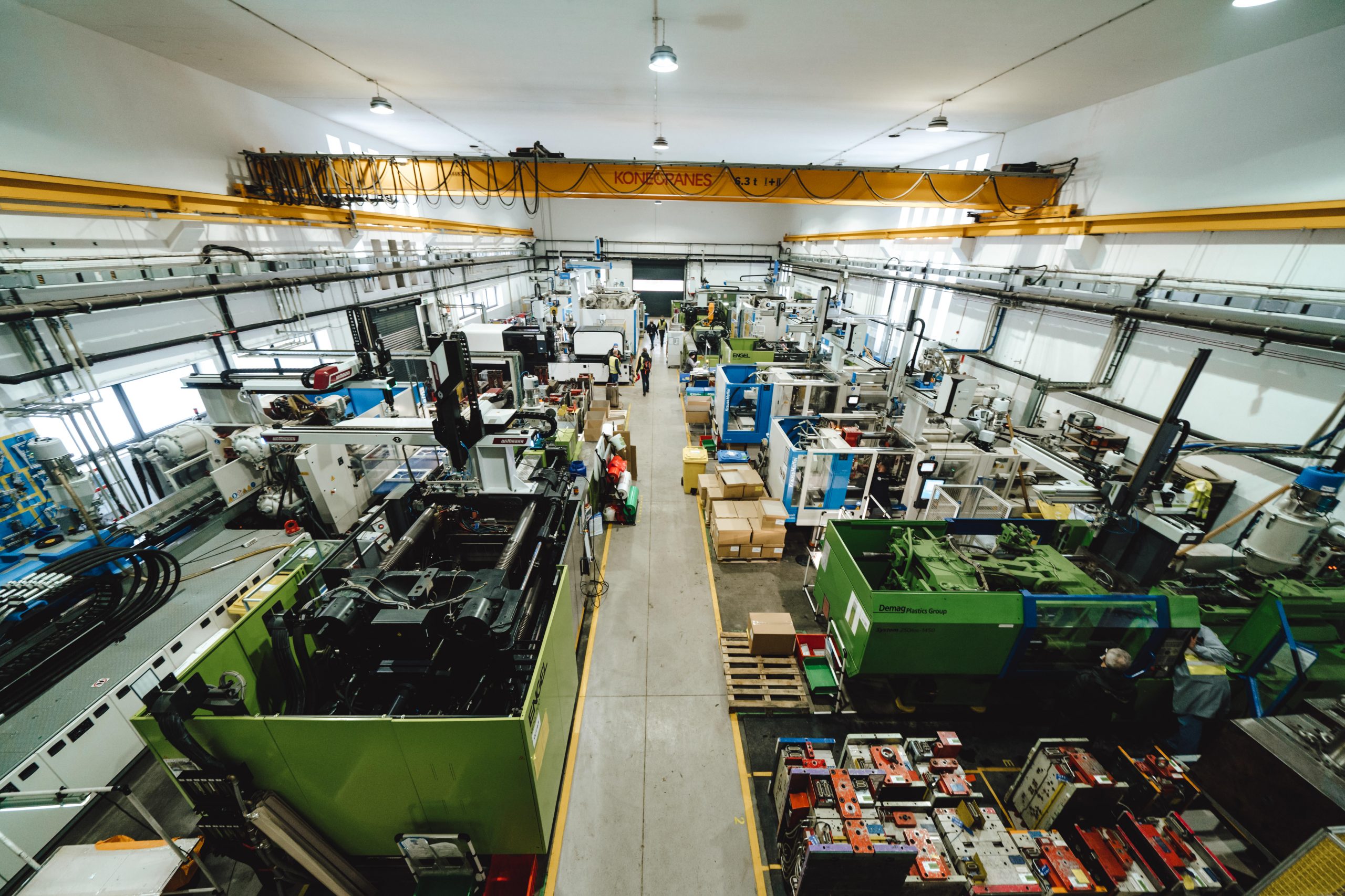 Nowa hala produkcyjna i biurowiec