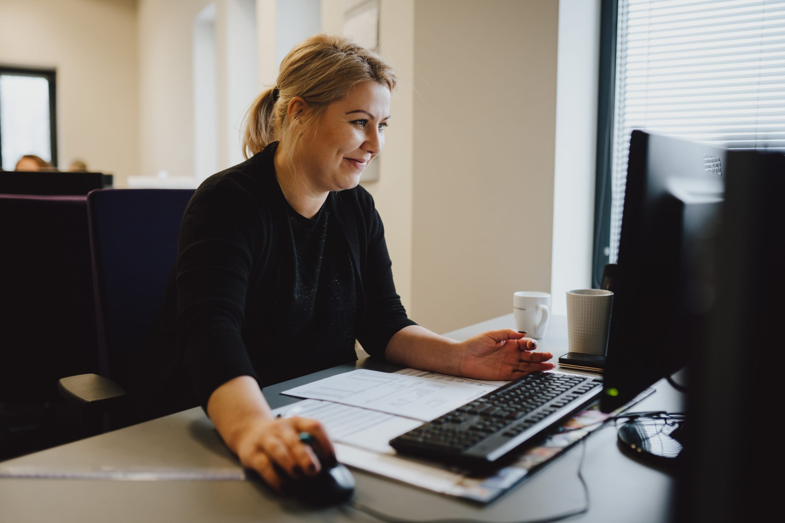 Pracownik biura Poliamid Plastics